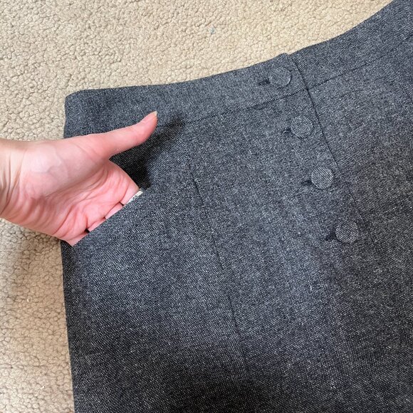 H&M Gray Button-Front A-Line Skirt | Above-the-Knee w/ Pockets | Size 6 - Picture 4 of 6